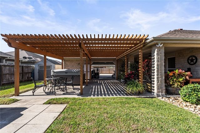 3818 Gladstone Dr, Corpus Christi, TX 78414