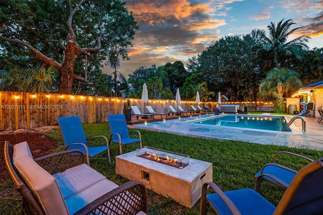 8101 W Lake Drive, Lake Clarke Shores, FL 33406