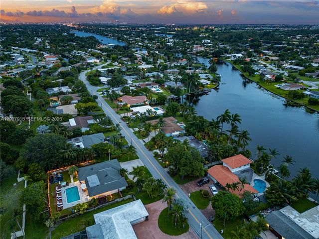8101 W Lake Drive, Lake Clarke Shores, FL 33406