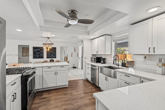 8101 W Lake Drive, Lake Clarke Shores, FL 33406