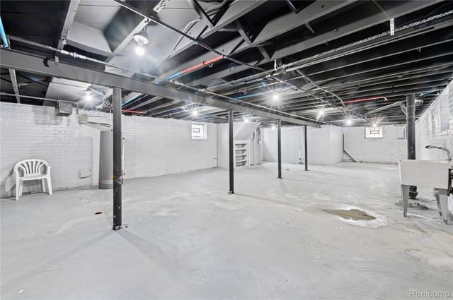 5045 Balfour Road, Detroit, MI 48224