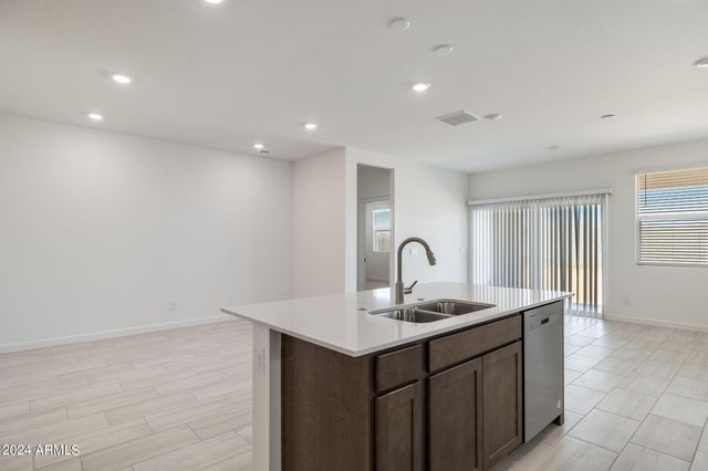 15470 W DESERT HOLLOW Drive, Surprise, AZ 85387