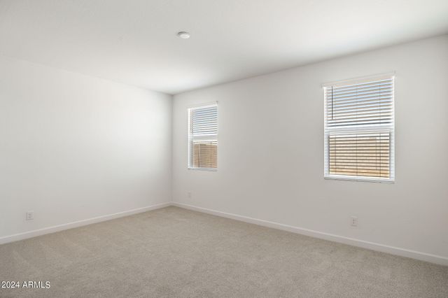 15470 W DESERT HOLLOW Drive, Surprise, AZ 85387