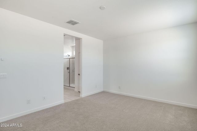 15470 W DESERT HOLLOW Drive, Surprise, AZ 85387