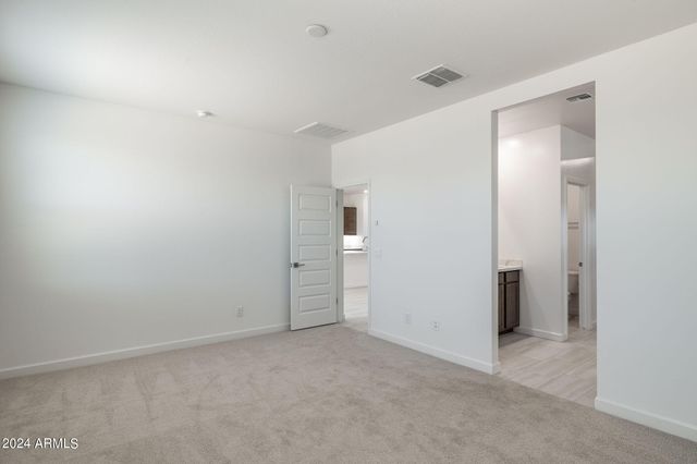 15470 W DESERT HOLLOW Drive, Surprise, AZ 85387