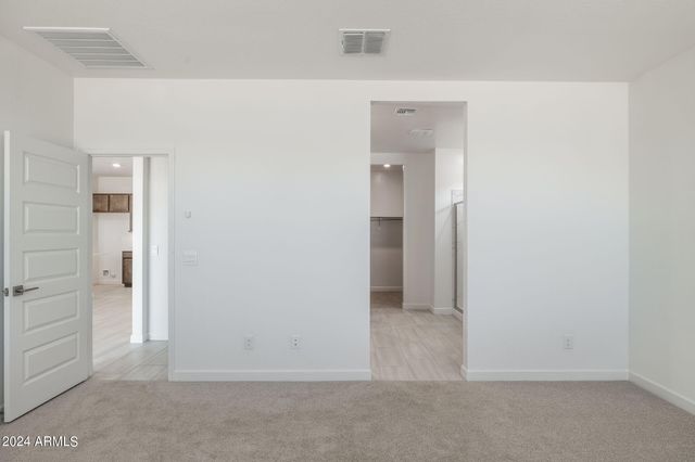 15470 W DESERT HOLLOW Drive, Surprise, AZ 85387