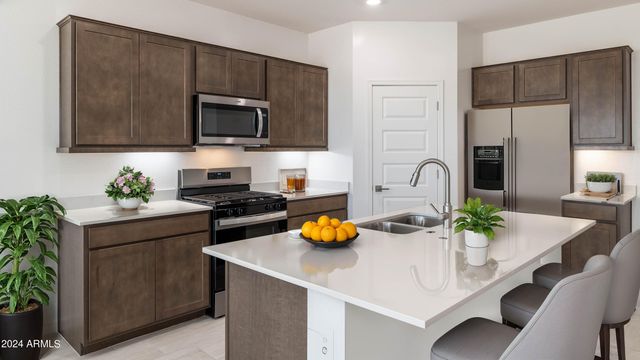 15470 W DESERT HOLLOW Drive, Surprise, AZ 85387