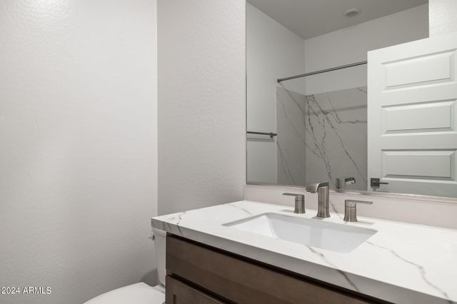 15470 W DESERT HOLLOW Drive, Surprise, AZ 85387