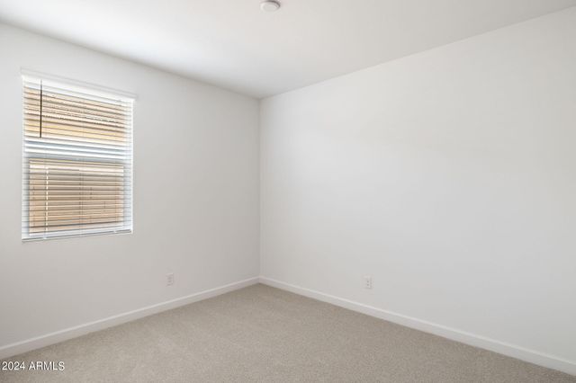 15470 W DESERT HOLLOW Drive, Surprise, AZ 85387