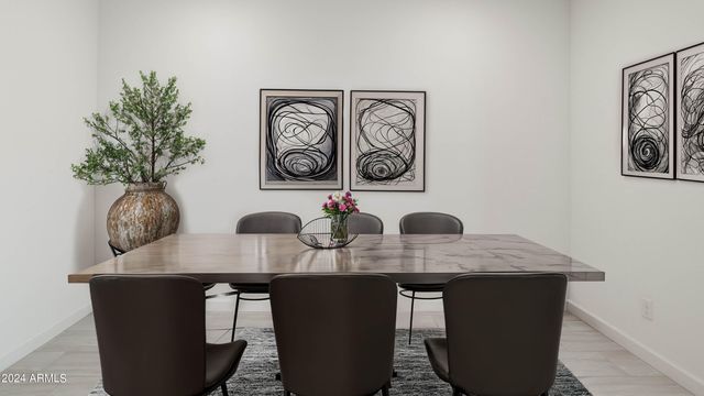 15470 W DESERT HOLLOW Drive, Surprise, AZ 85387