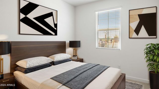 15470 W DESERT HOLLOW Drive, Surprise, AZ 85387