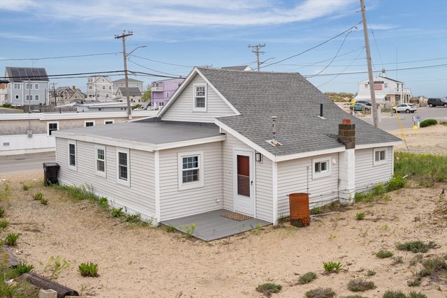 32 Plum Island Blvd, Newbury, MA 01951
