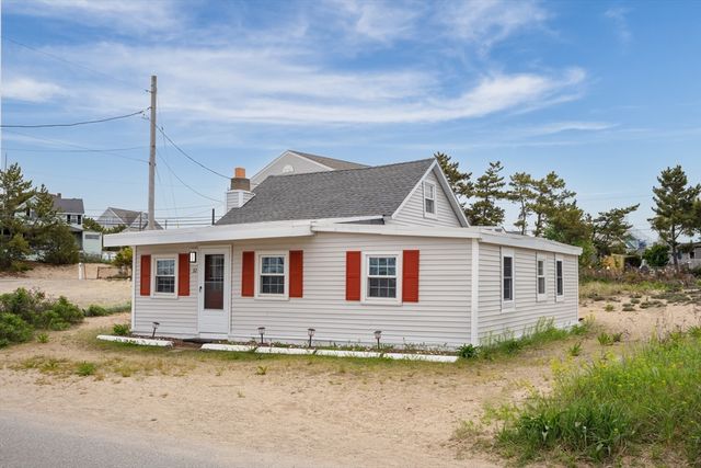 32 Plum Island Blvd, Newbury, MA 01951