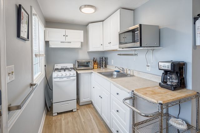 32 Plum Island Blvd, Newbury, MA 01951