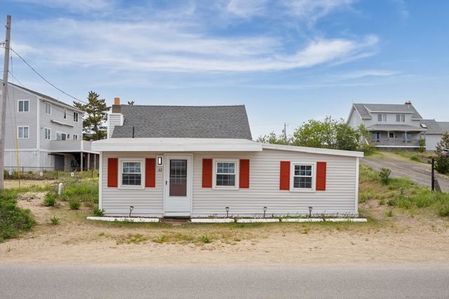 32 Plum Island Blvd, Newbury, MA 01951