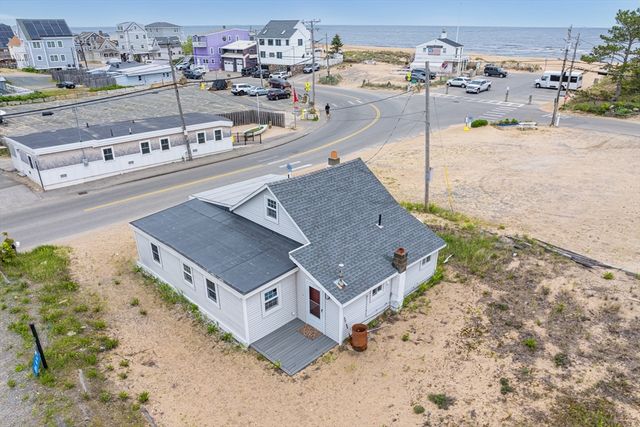 32 Plum Island Blvd, Newbury, MA 01951