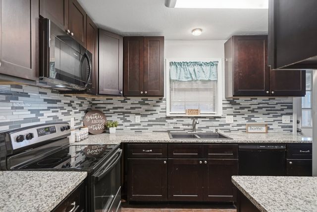 14399 S Poplar Street, Glenpool, OK 74033