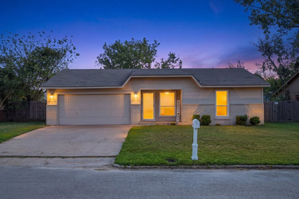 14399 S Poplar Street, Glenpool, OK 74033