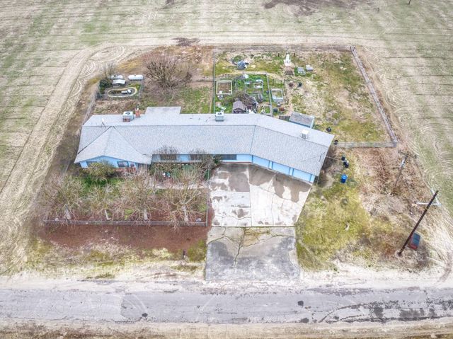 13370 S Bryan Avenue, Caruthers, CA 93609