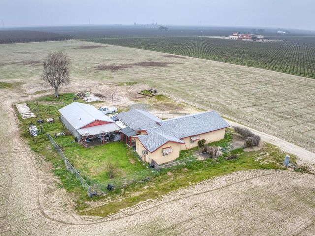 13370 S Bryan Avenue, Caruthers, CA 93609