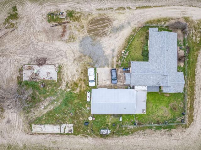 13370 S Bryan Avenue, Caruthers, CA 93609