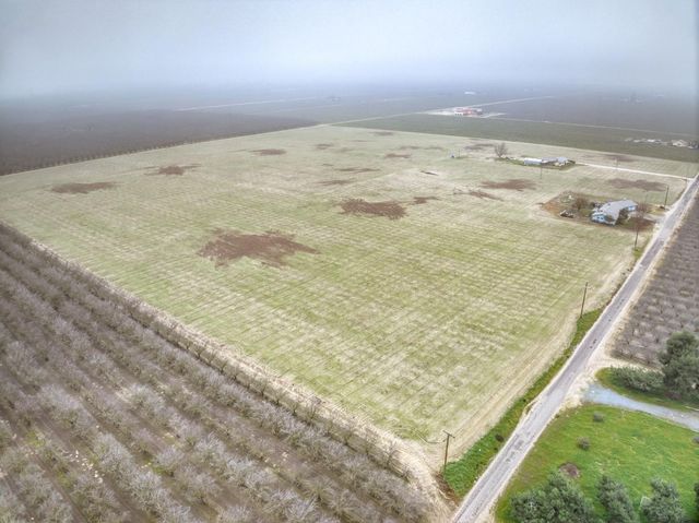 13370 S Bryan Avenue, Caruthers, CA 93609