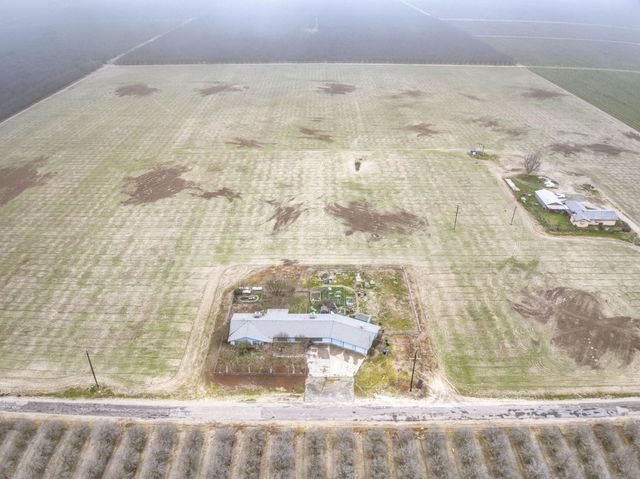 13370 S Bryan Avenue, Caruthers, CA 93609