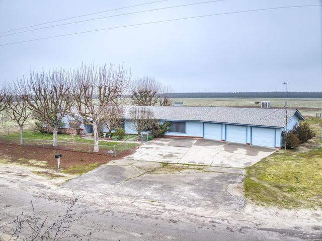 13370 S Bryan Avenue, Caruthers, CA 93609