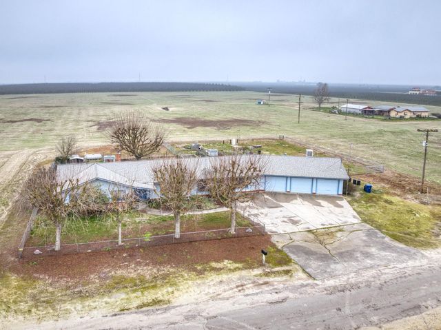 13370 S Bryan Avenue, Caruthers, CA 93609