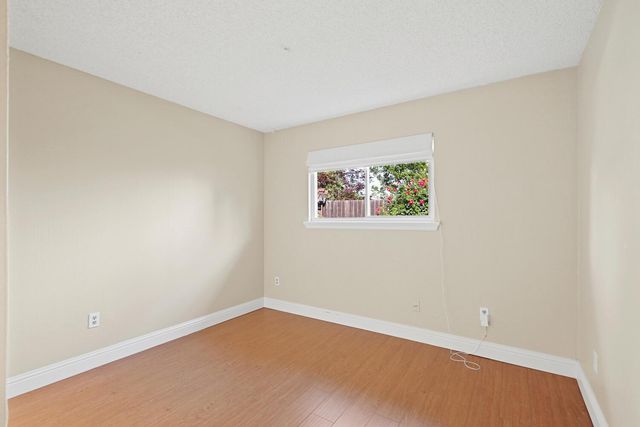 912 Los Robles, Davis, CA 95618