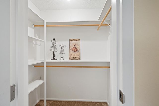 912 Los Robles, Davis, CA 95618