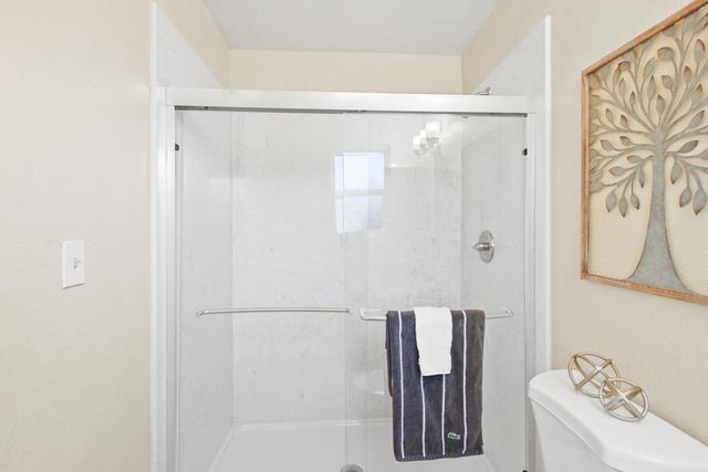 912 Los Robles, Davis, CA 95618