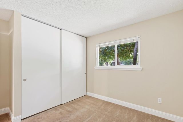 912 Los Robles, Davis, CA 95618