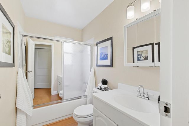 912 Los Robles, Davis, CA 95618