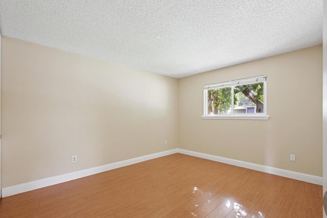 912 Los Robles, Davis, CA 95618