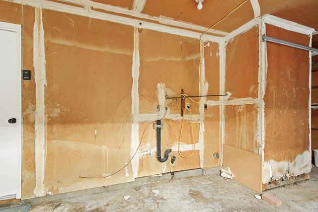 912 Los Robles, Davis, CA 95618