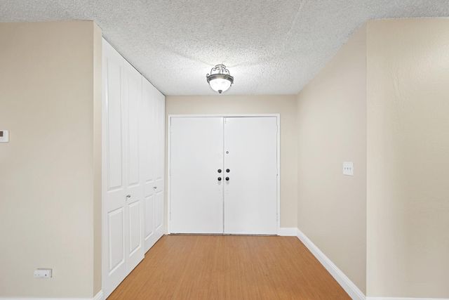 912 Los Robles, Davis, CA 95618