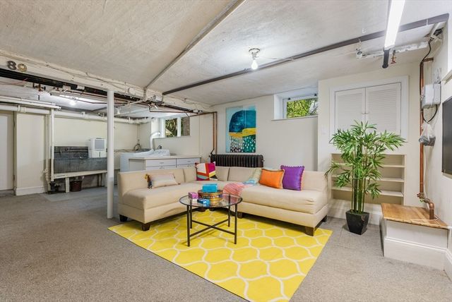 89 Beaumont Ave, Newton, MA 02460