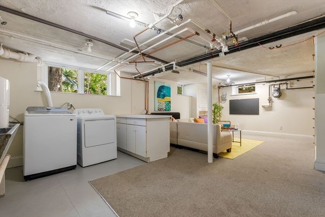 89 Beaumont Ave, Newton, MA 02460