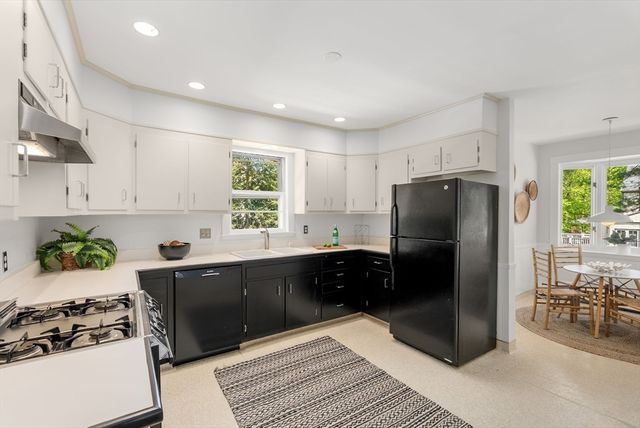 89 Beaumont Ave, Newton, MA 02460