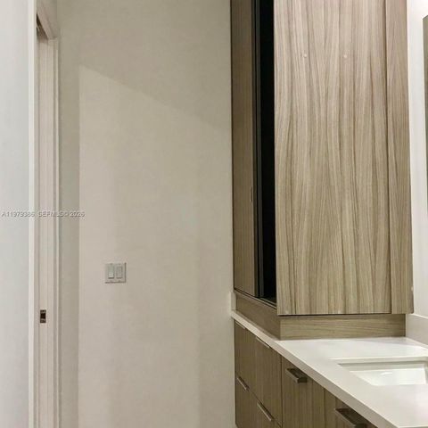 1045 NE 18th Ave 304, Fort Lauderdale, FL 33304