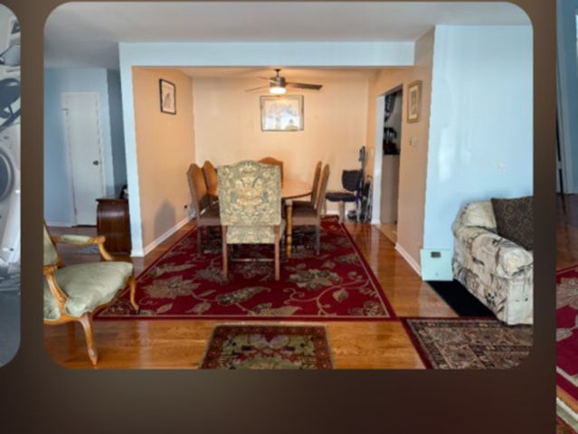 551 Carlysle Drive 2, Clarendon Hills, IL 60514