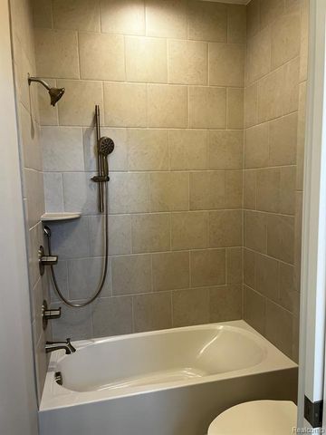 3743 Kinsley Boulevard, Ann Arbor, MI 48105