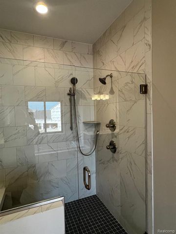 3743 Kinsley Boulevard, Ann Arbor, MI 48105