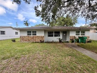 5180 SW 27th Ter, Dania Beach, FL 33312