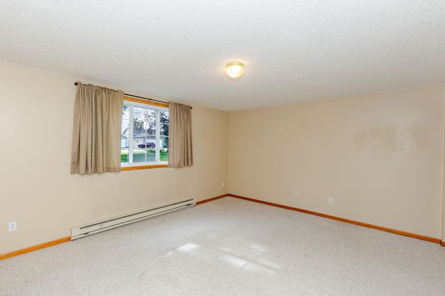 3730 Village Green Circle, Moorhead, MN 56560