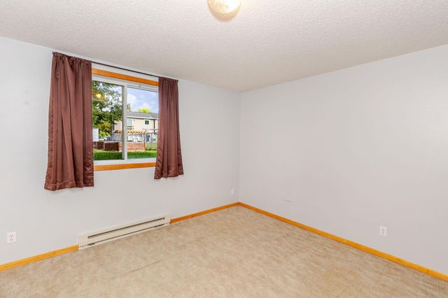 3730 Village Green Circle, Moorhead, MN 56560