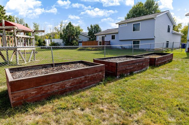 3730 Village Green Circle, Moorhead, MN 56560