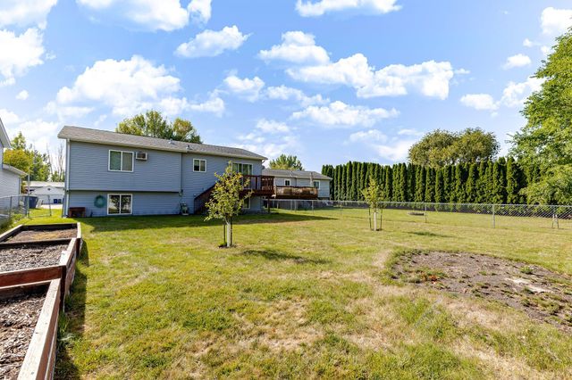 3730 Village Green Circle, Moorhead, MN 56560