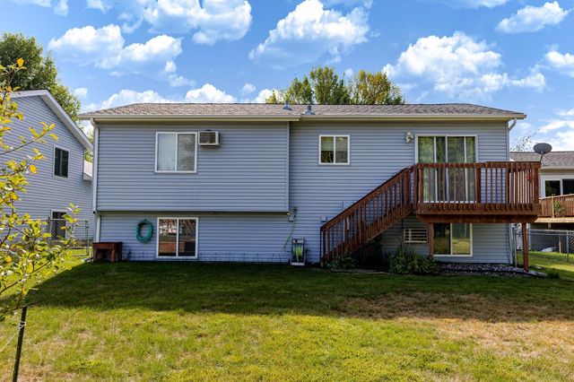 3730 Village Green Circle, Moorhead, MN 56560